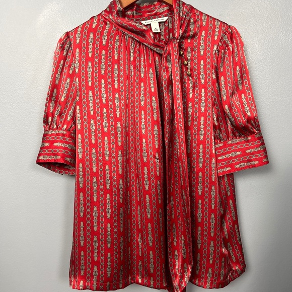 BANANA REPUBLIC Women’s Red Silver Chain silk blouse with front tie M vtg - Picture 2 of 13